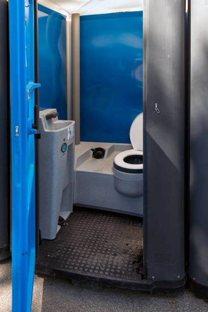Best Portable bathroom rental  in Chetopa, KS