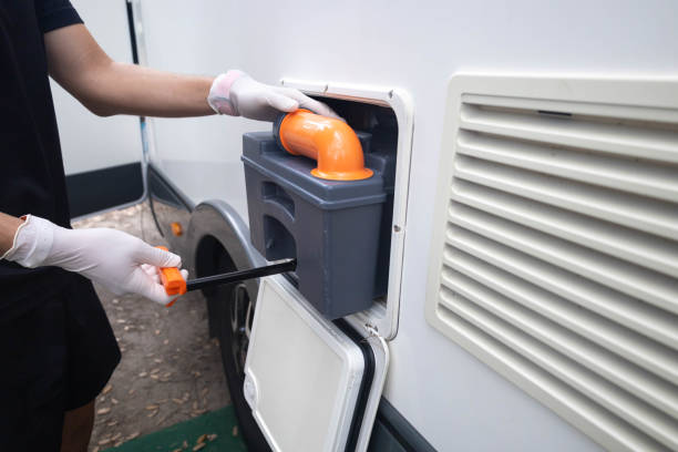 Best Porta potty delivery and setup  in Chetopa, KS